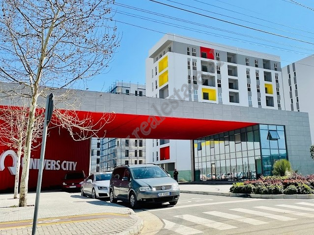 Apartament 2+1 per shitje tek Kompleksi Univers City shume prane qendres tregtare QTU ne Tirane.
Ba